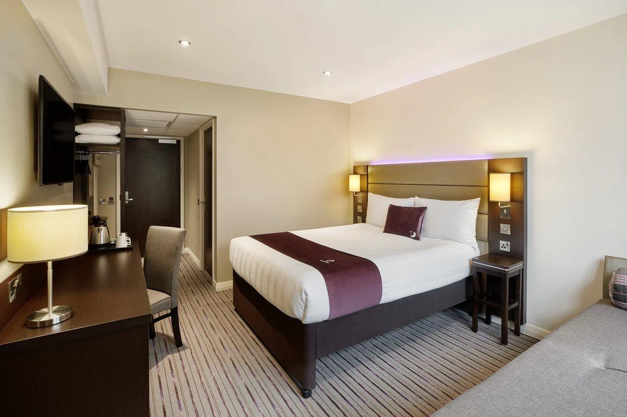 Premier Inn Epsom South 外观 照片