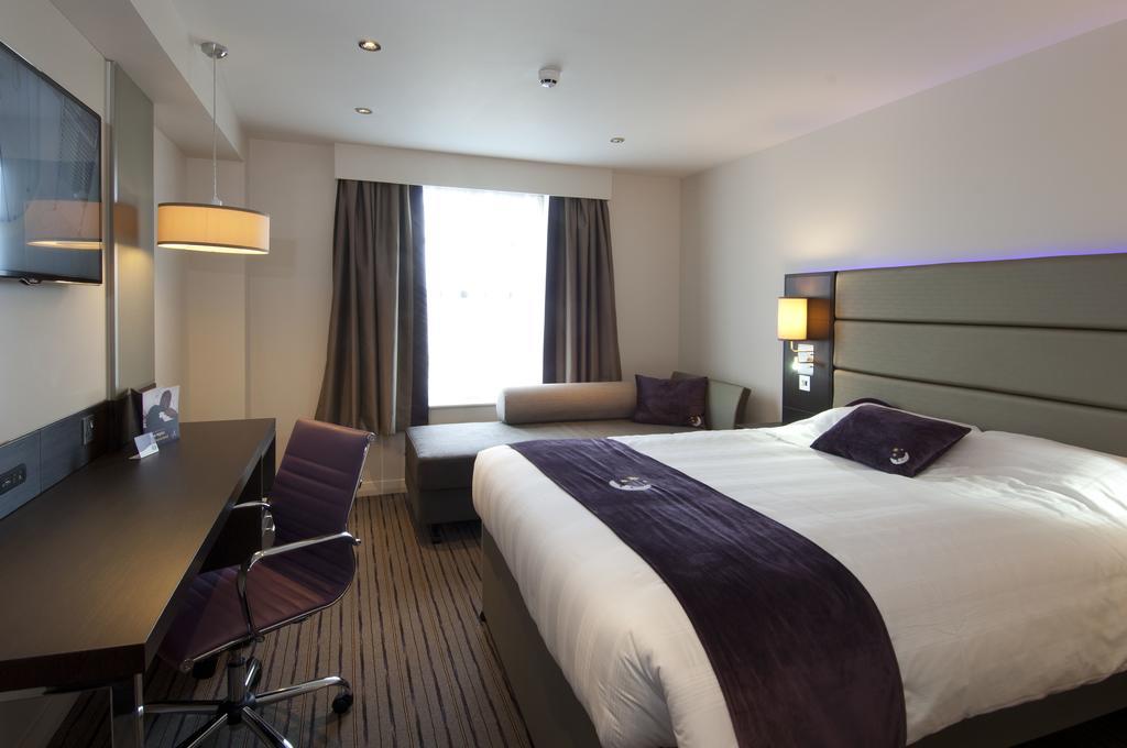 Premier Inn Epsom South 外观 照片