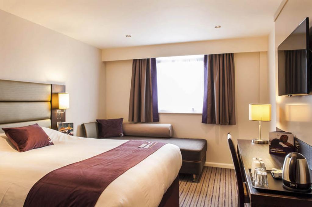Premier Inn Epsom South 客房 照片