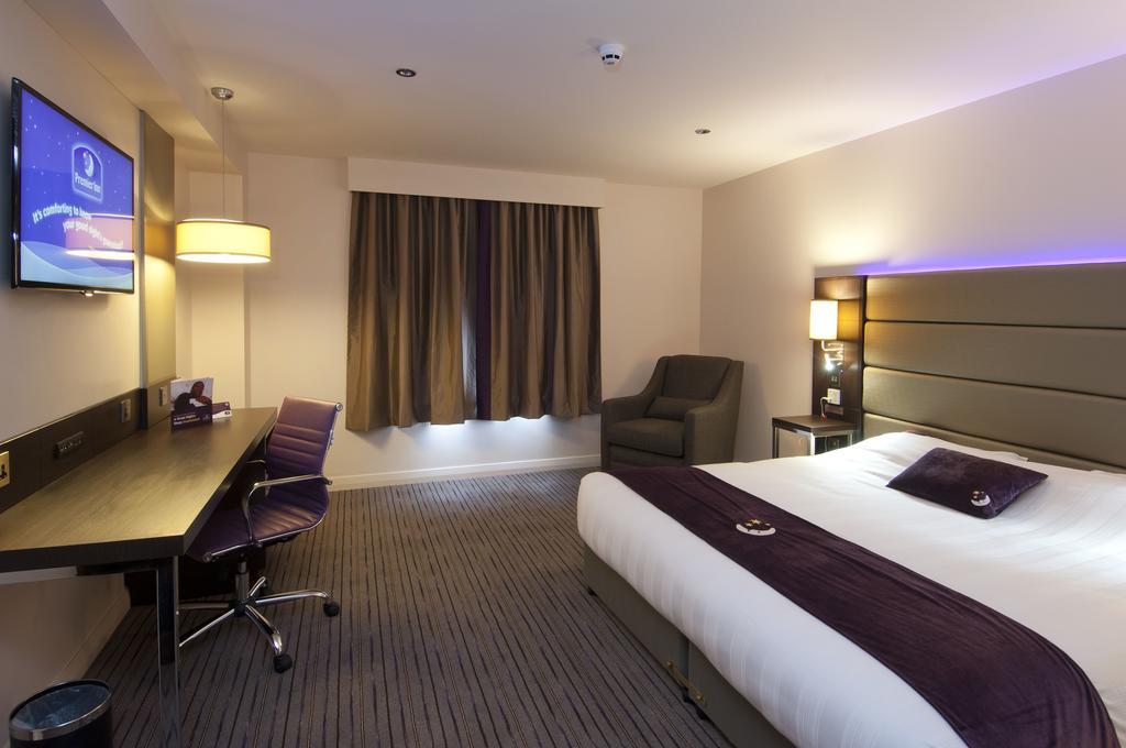 Premier Inn Epsom South 外观 照片