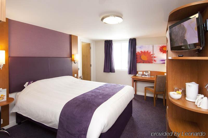 Premier Inn Epsom South 外观 照片