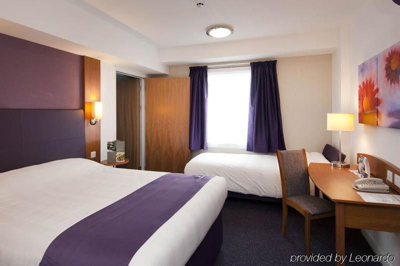 Premier Inn Epsom South 外观 照片