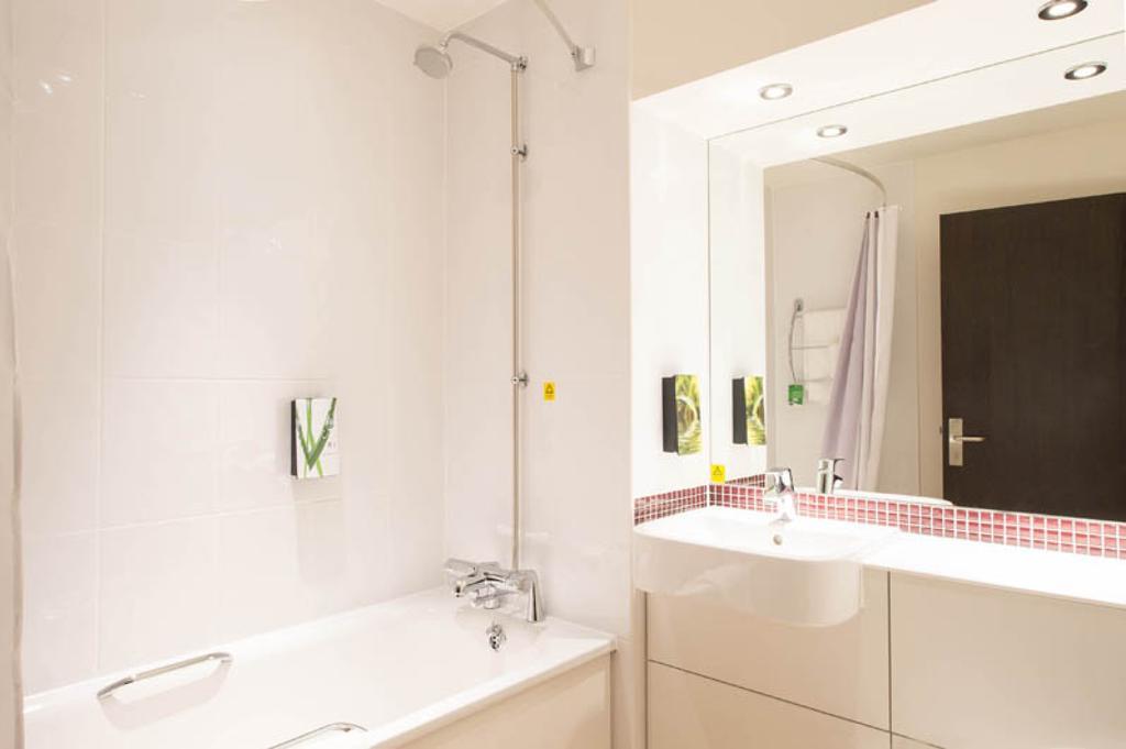 Premier Inn Epsom South 外观 照片