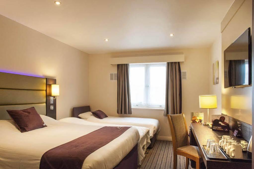 Premier Inn Epsom South 外观 照片
